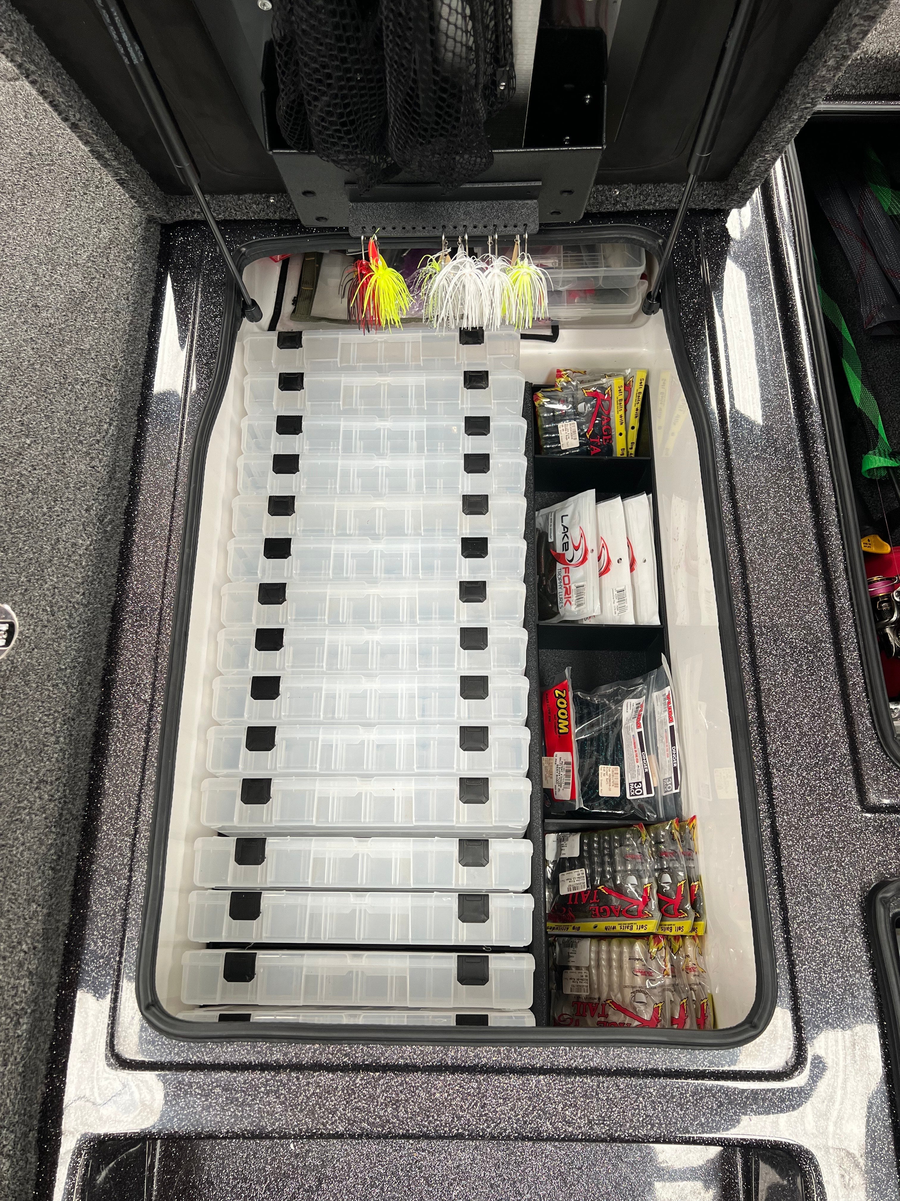 NPDBLAZ0010 2026 BLAZER 625 PRO TOUR FRONT CENTER COMPARTMENT