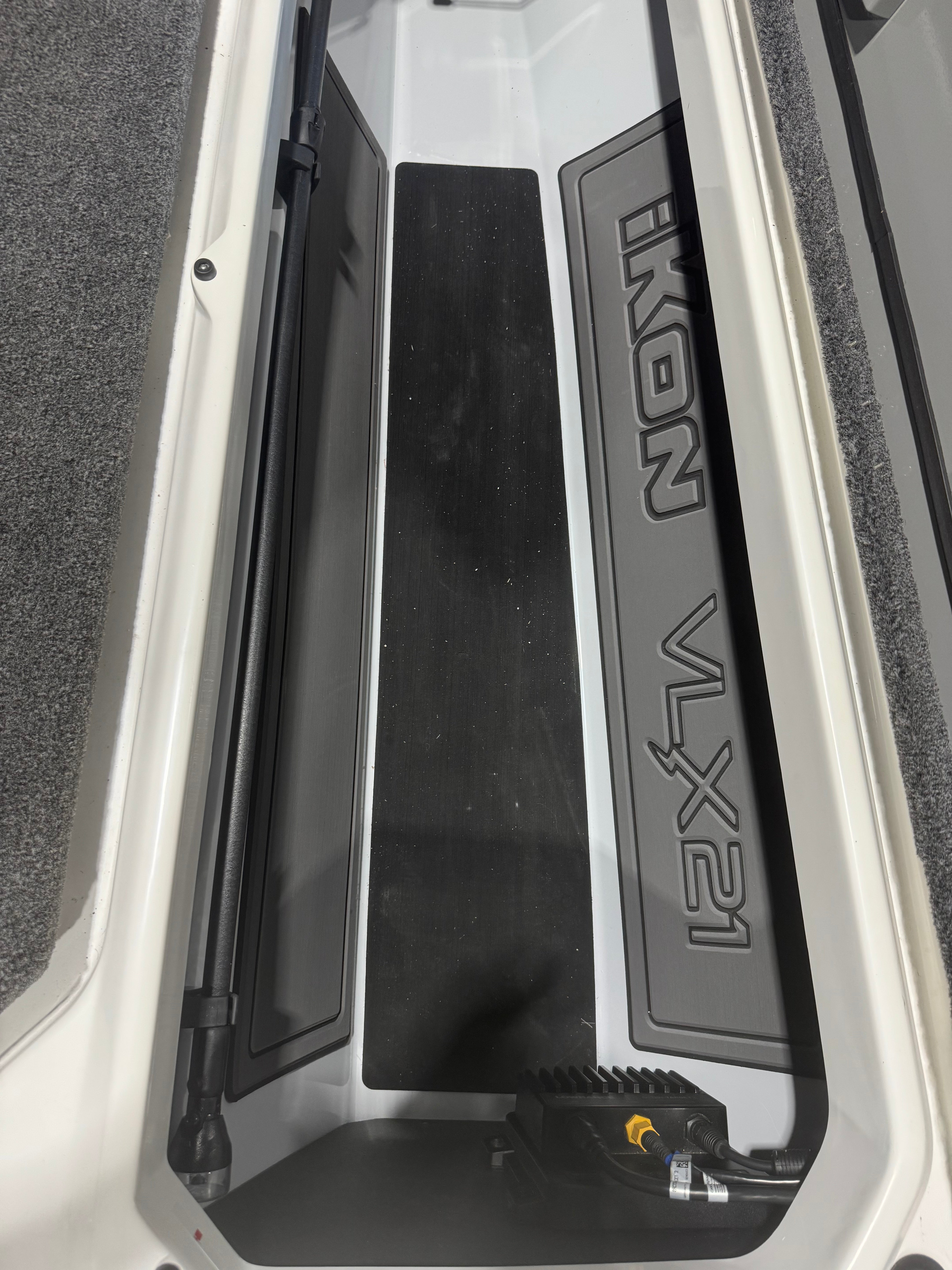 iKon LX/VLX 20/21 Marine Mat Storage Box Kit with Trailer Pads