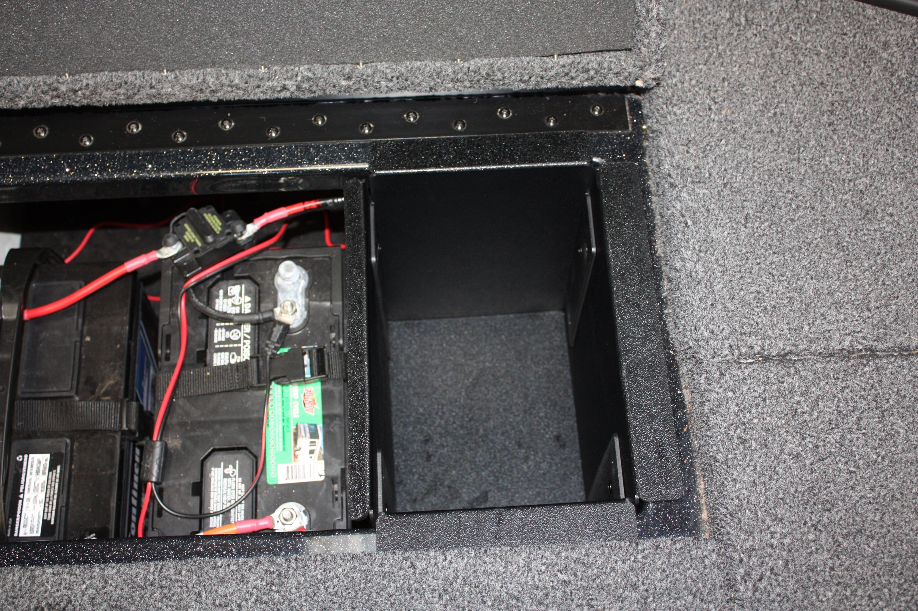 npdnit0009-2019-nitro-z18-battery-compartment-tray