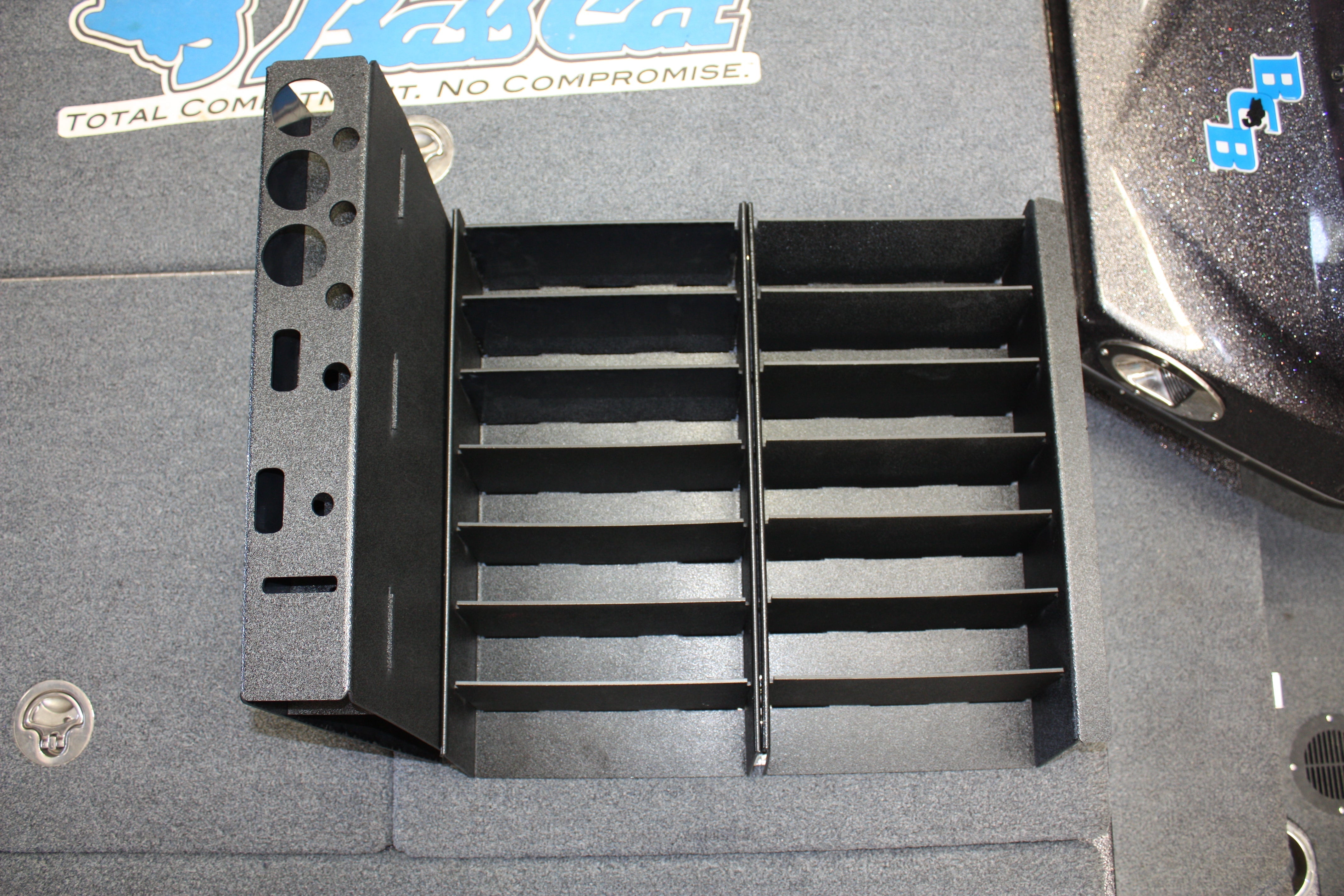 npdbc0002-2019-bass-cat-caracal-plano-box-tray-w-dye-holder