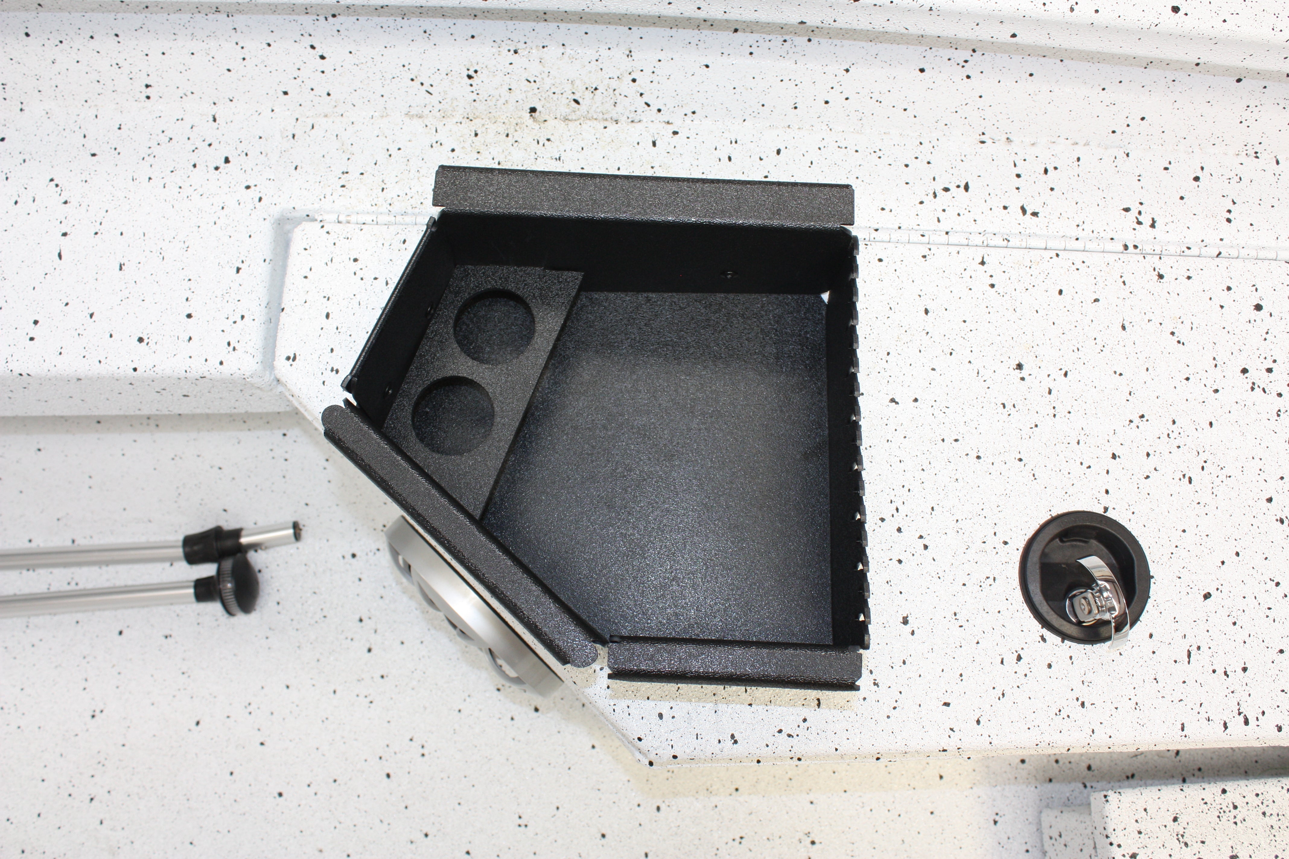 NPDX0017 XPRESS H 20 B DAY TRAY PORT AND STARBOARD COMPARTMENTS