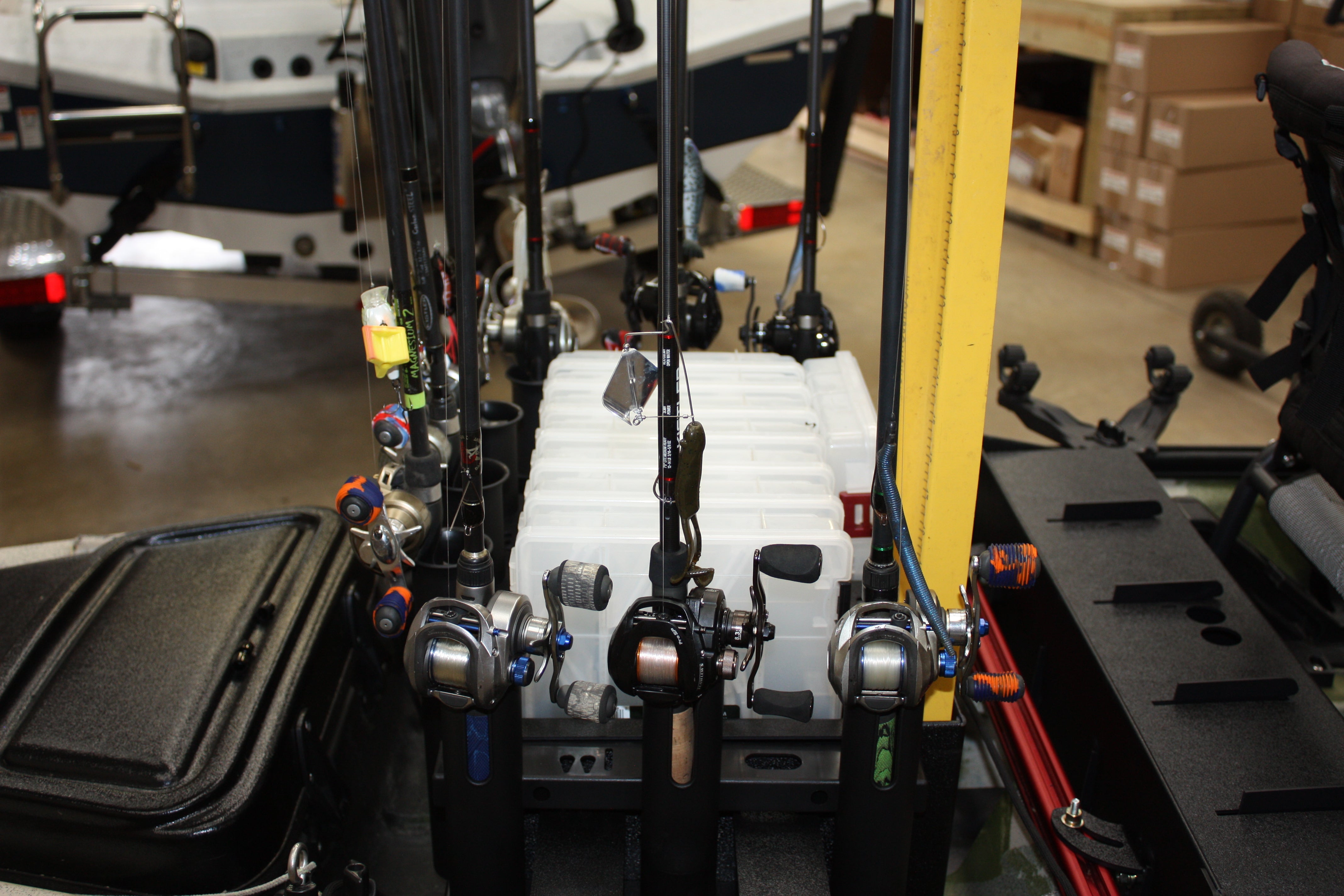 npdjkk0001-2023-jackson-kayak-plano-tray-rack-w-rod-holders