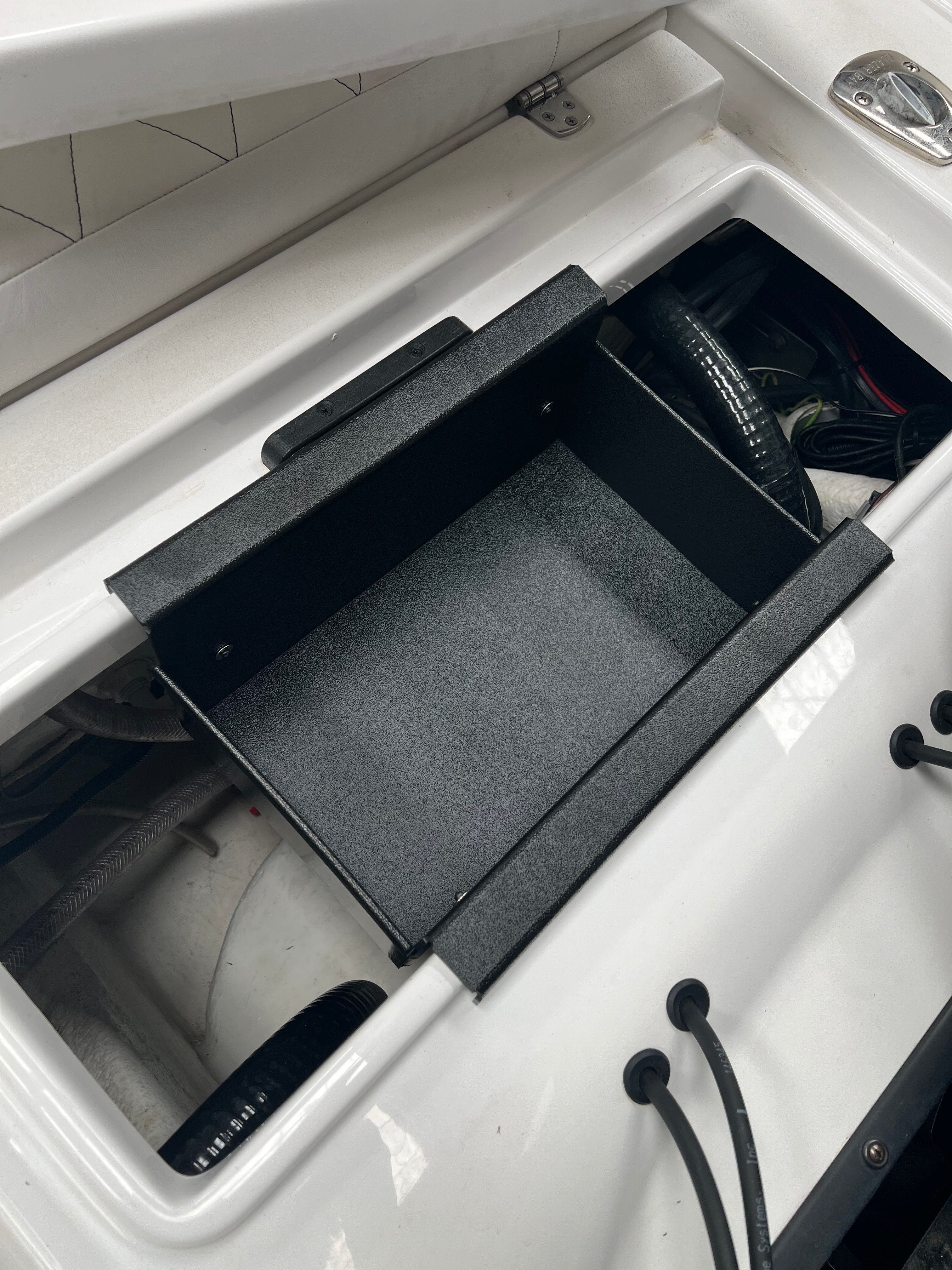 npdblaz0003-blazer-675-ultimate-bay-battery-compartment-tray