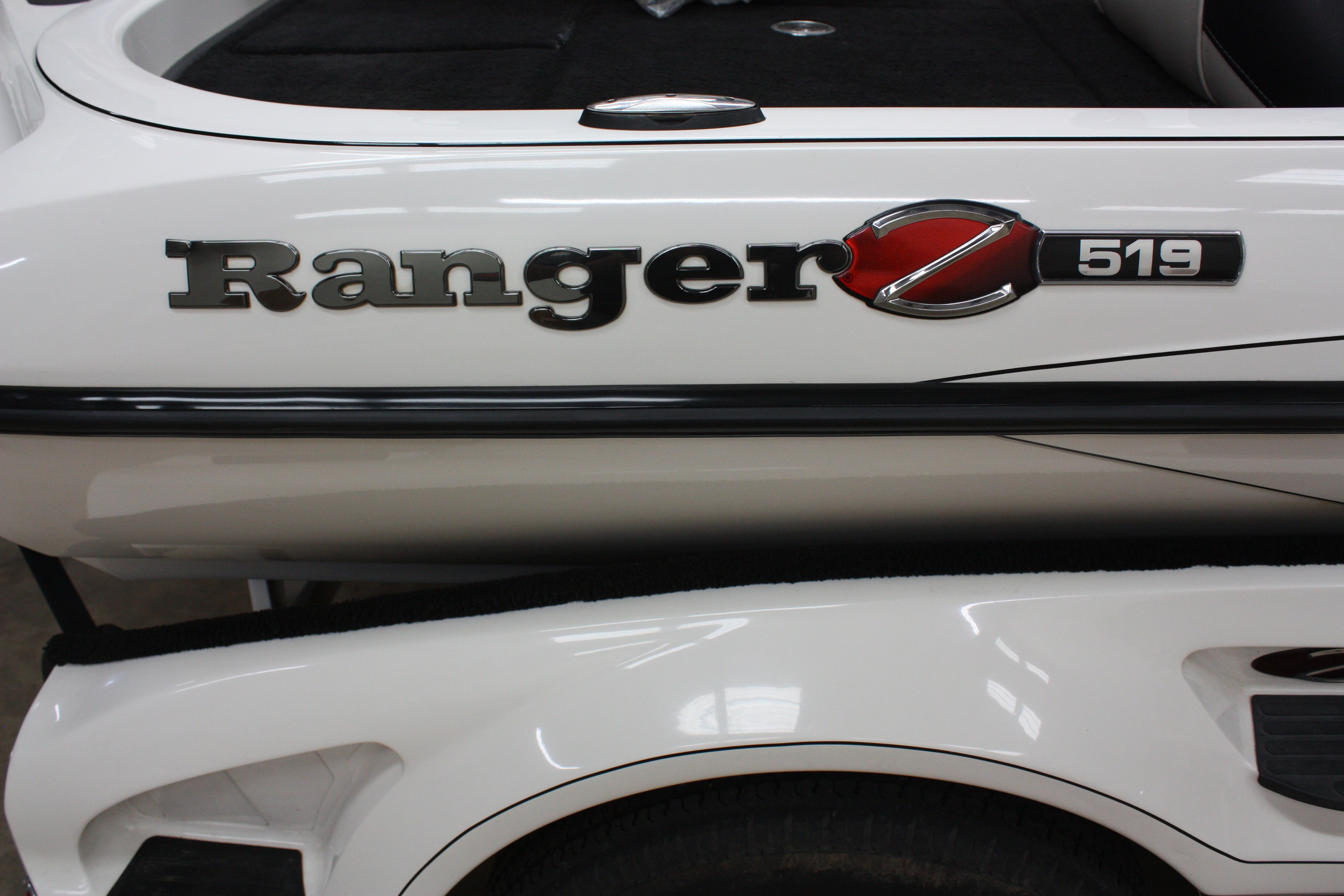 NPDRANG0021 2019 Ranger® Z519 / Z518 CENTER COMPARTMENT KIT