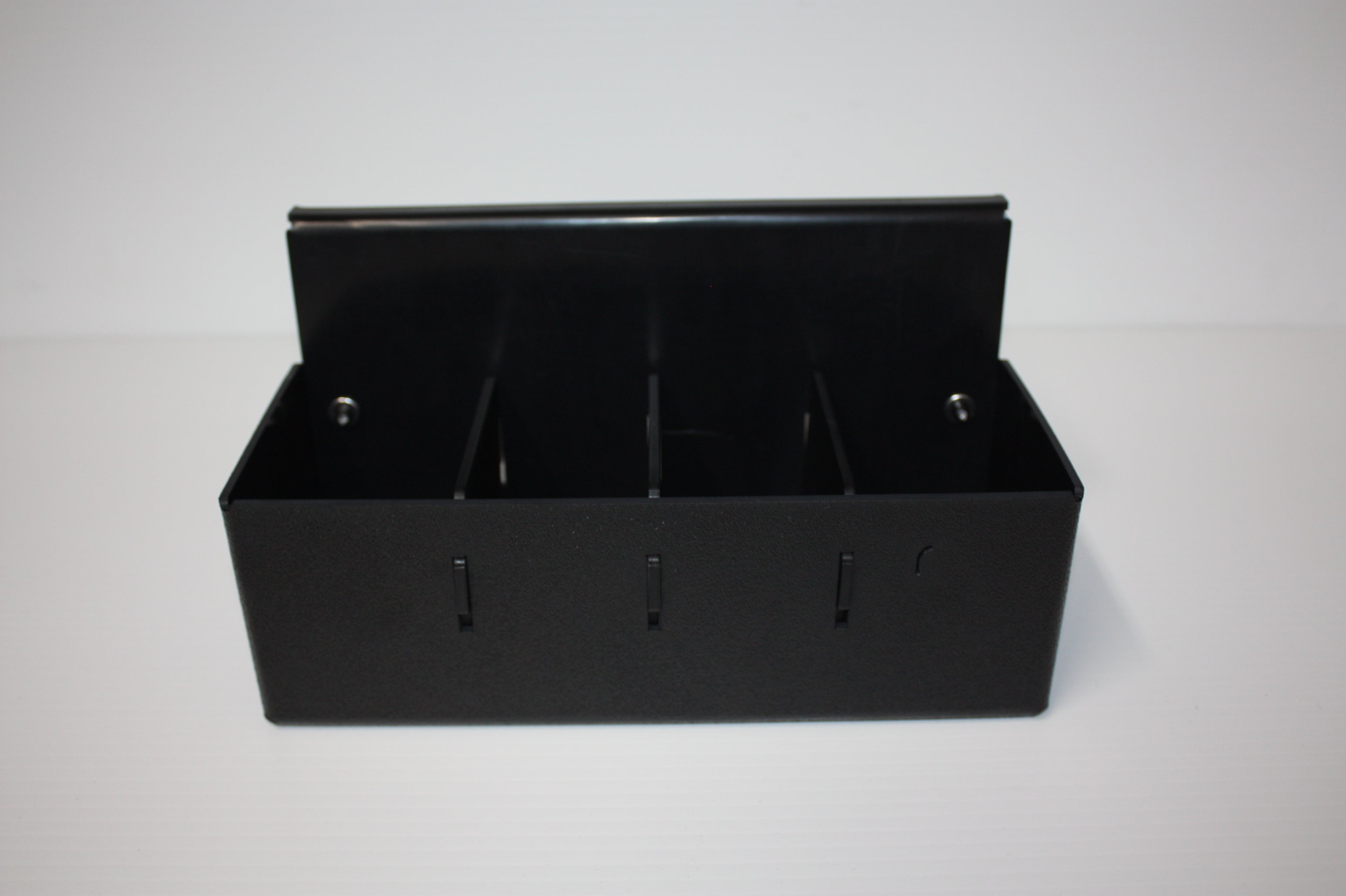 NPDSK0061 Skeeter®, XPRESS, GATOR TRAX DIVIDED CATCH ALL HANGING TRAY