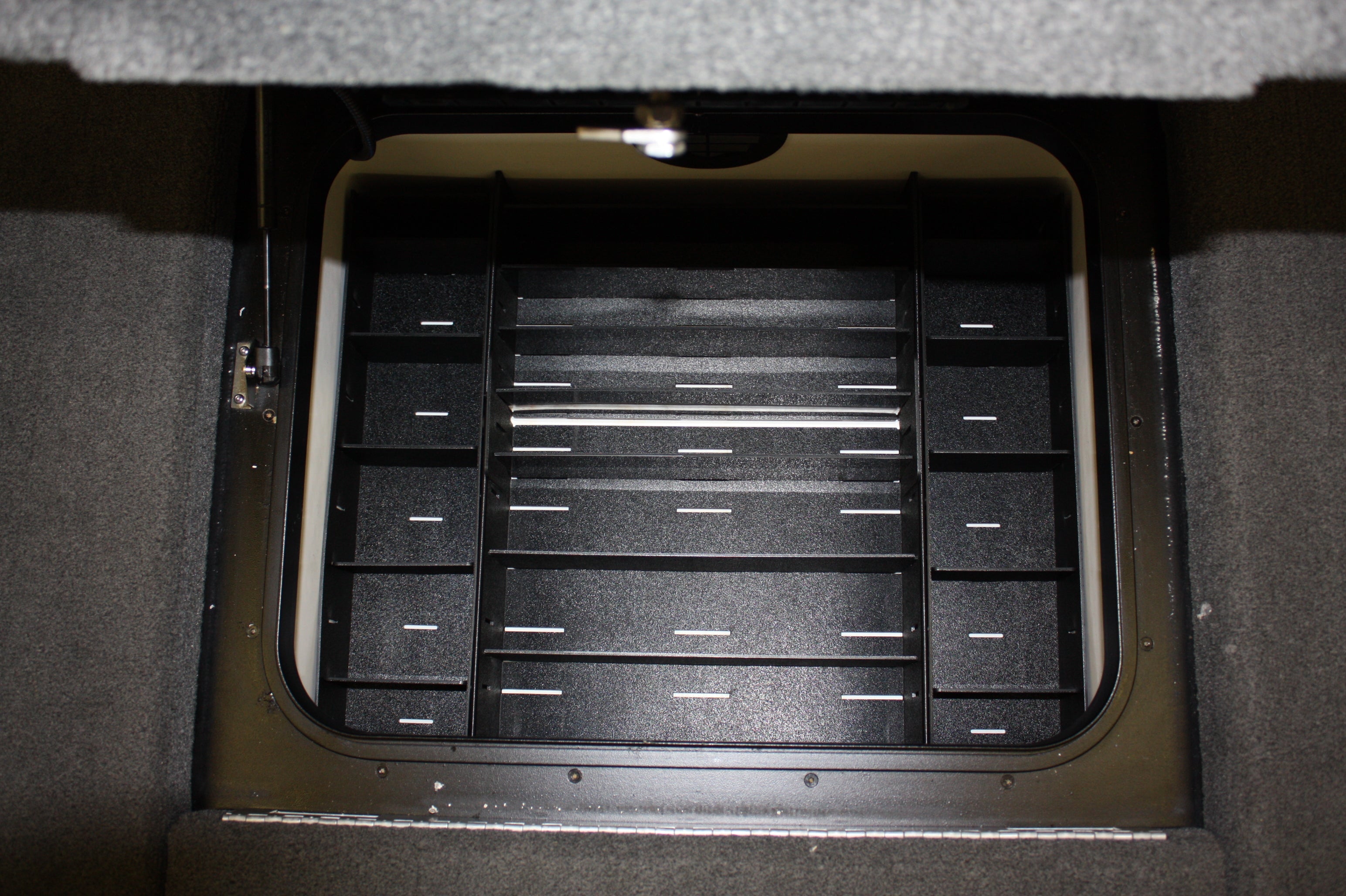 NPDSK0011 Skeeter® 2010 ZX225,2012-14 ZX20/21,2014-2016 FX21/2011 FX FRONT COMPARTMENT 1 TRAY SYSTEM