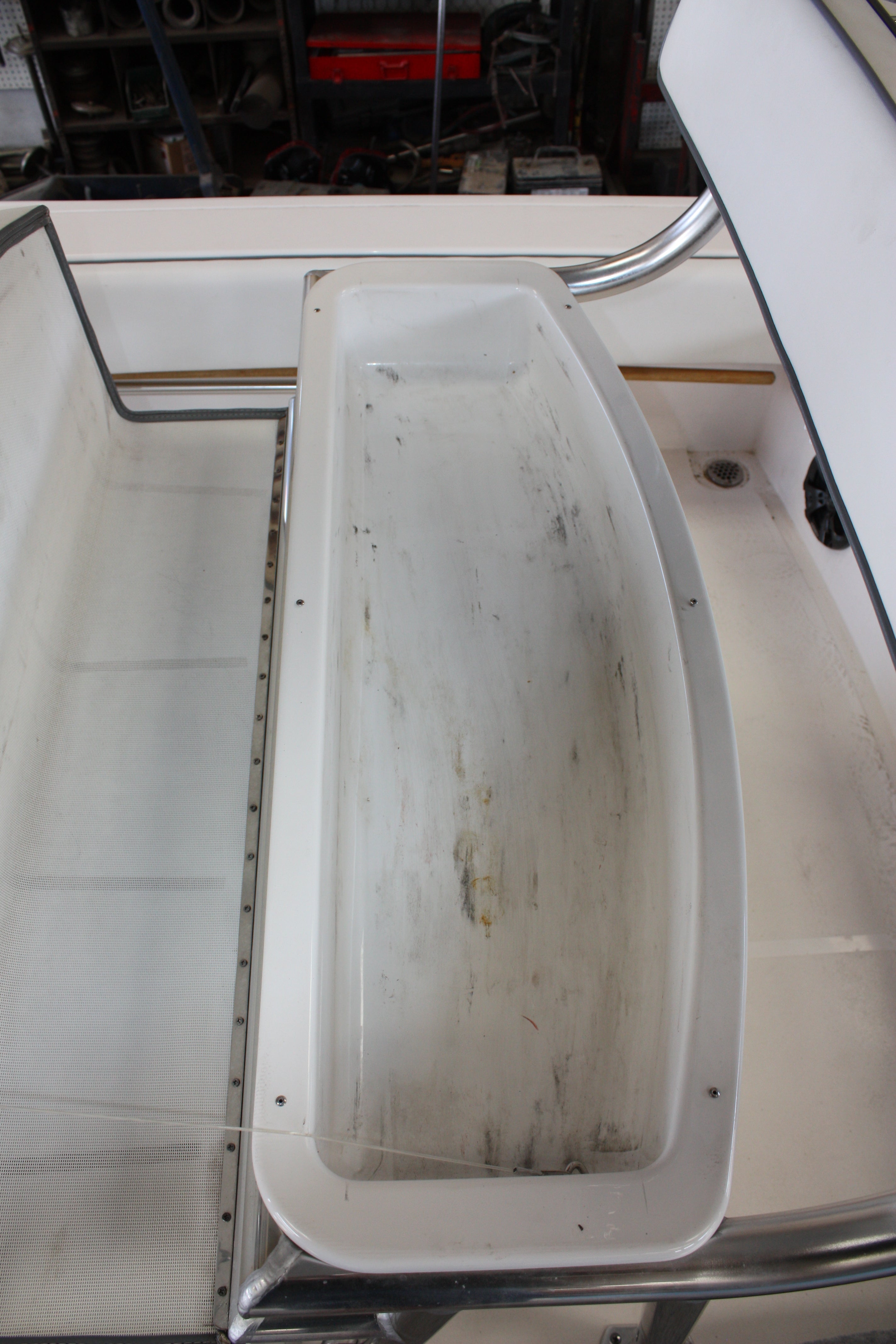 NPDCON0002 CONTENDER UNDER SEAT STORAGE DIVIDER