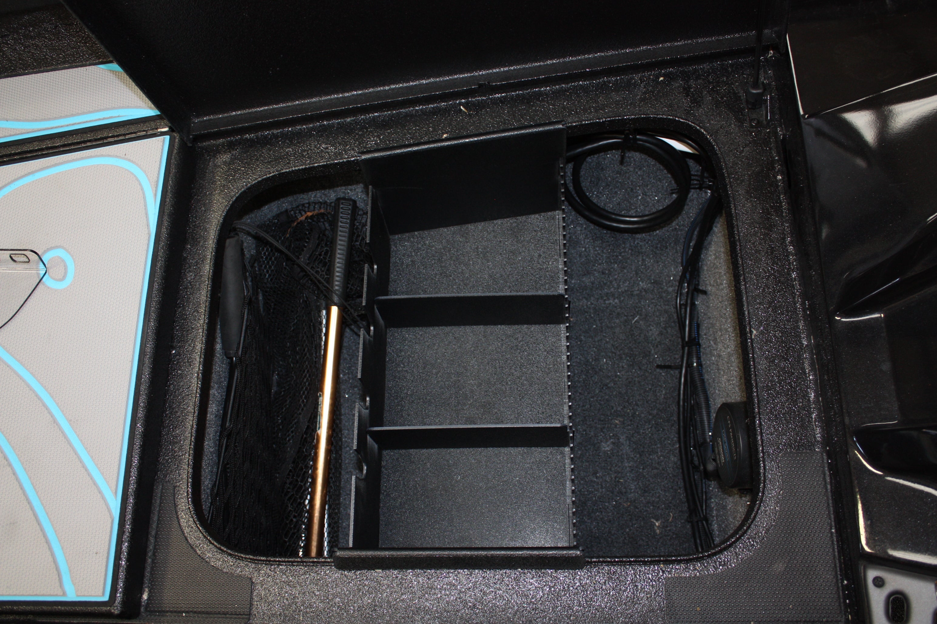 NPDX0010 XPRESS X21 DAY STARBOARD COMPARTMENTS