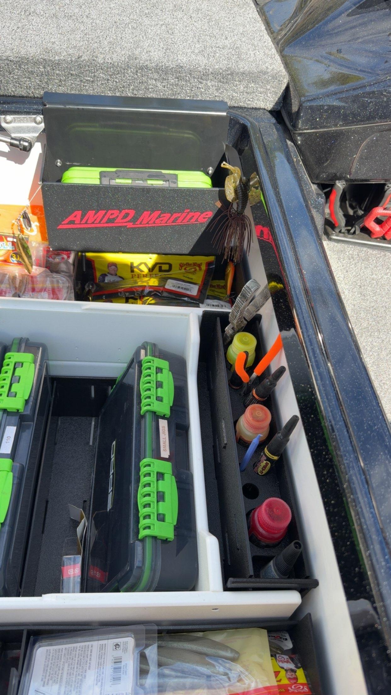 hoenix 721 ZXL Accessories & Storage | Bass Boat Wired