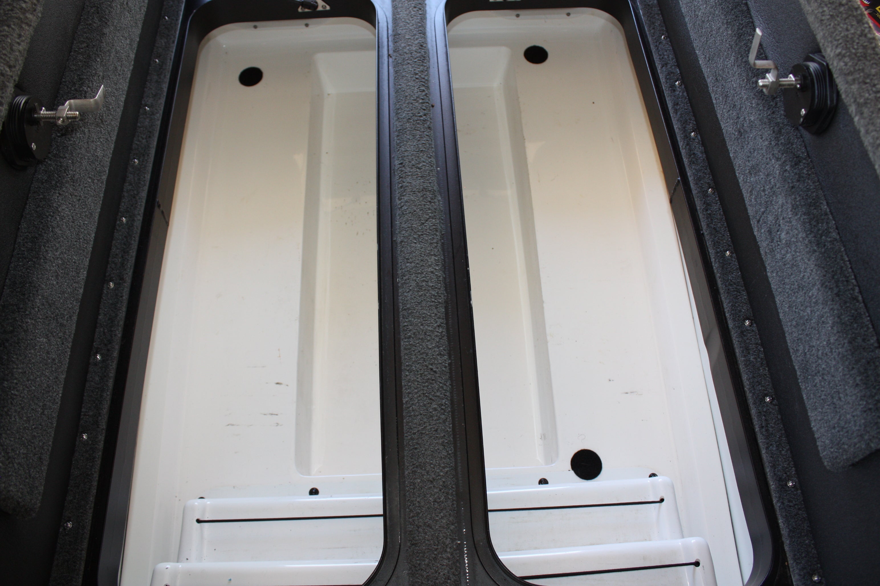 NPDSK0041 Skeeter® 2018-C ZX225/250 CENTER COMPARTMENT SOFT PLASTICS ORGANIZER SET