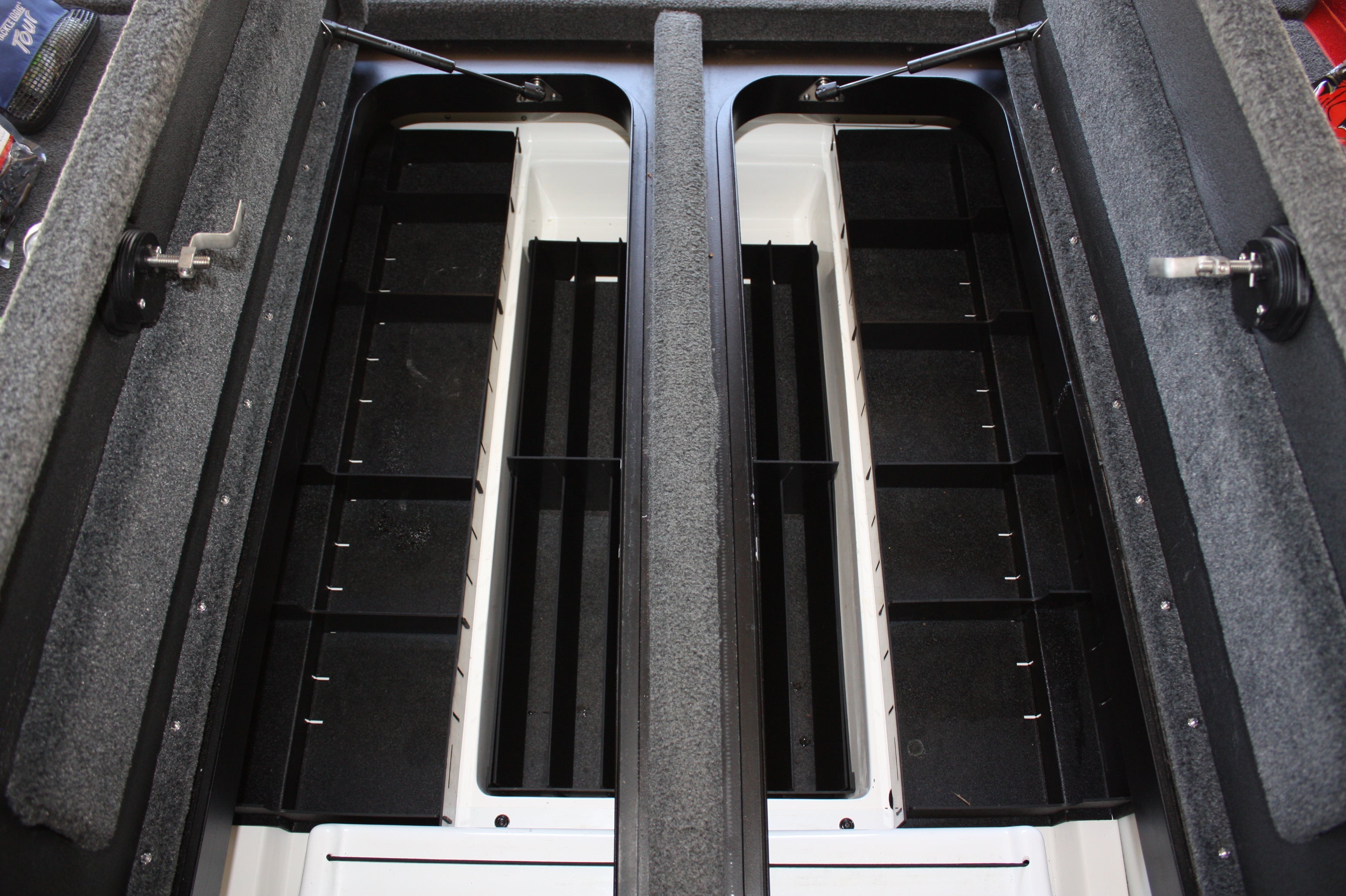 NPDSK0041 Skeeter® 2018-C ZX225/250 CENTER COMPARTMENT SOFT PLASTICS ORGANIZER SET