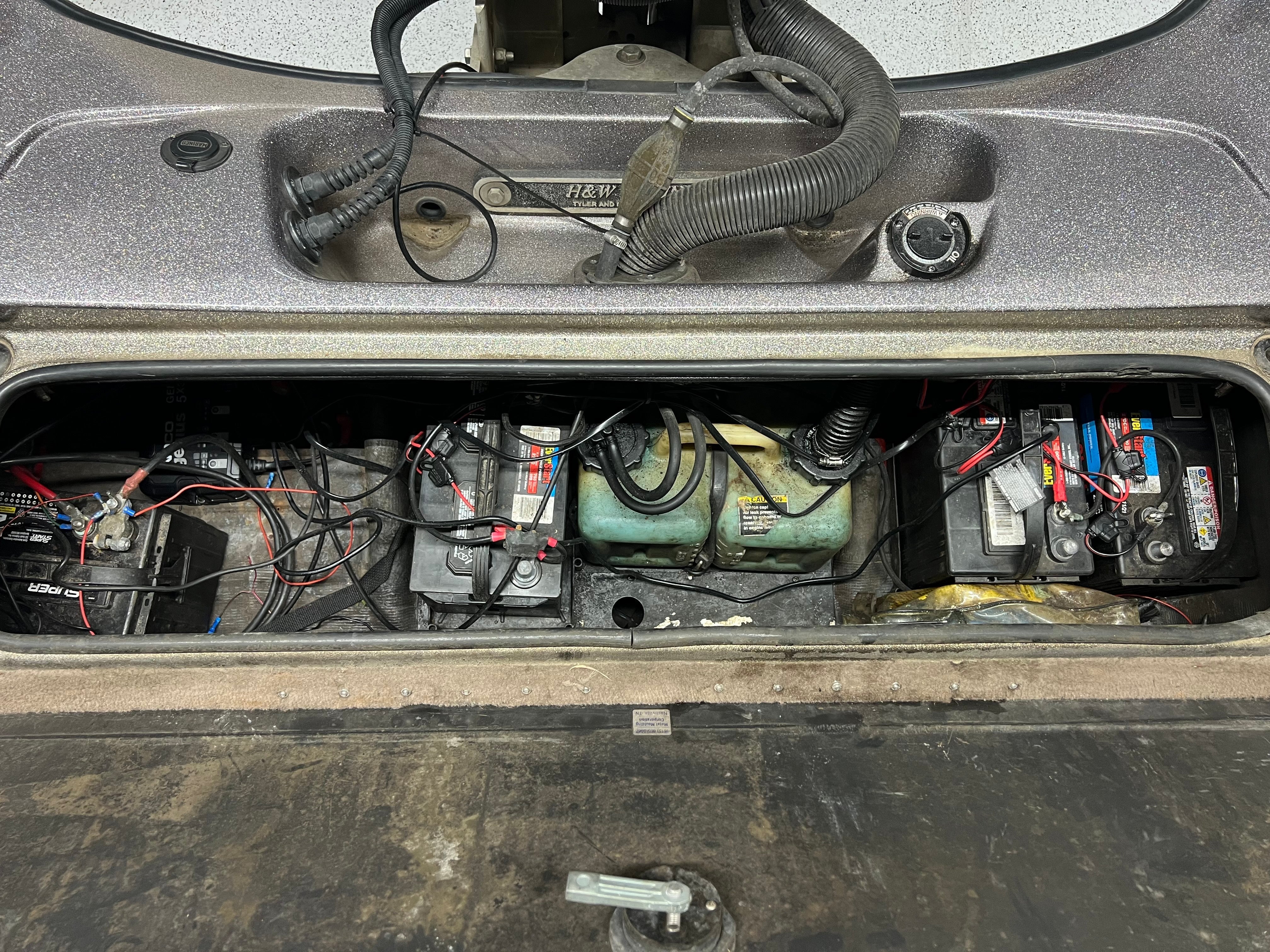 npdtr0010-2005-triton-tr-20-battery-compartment-tray