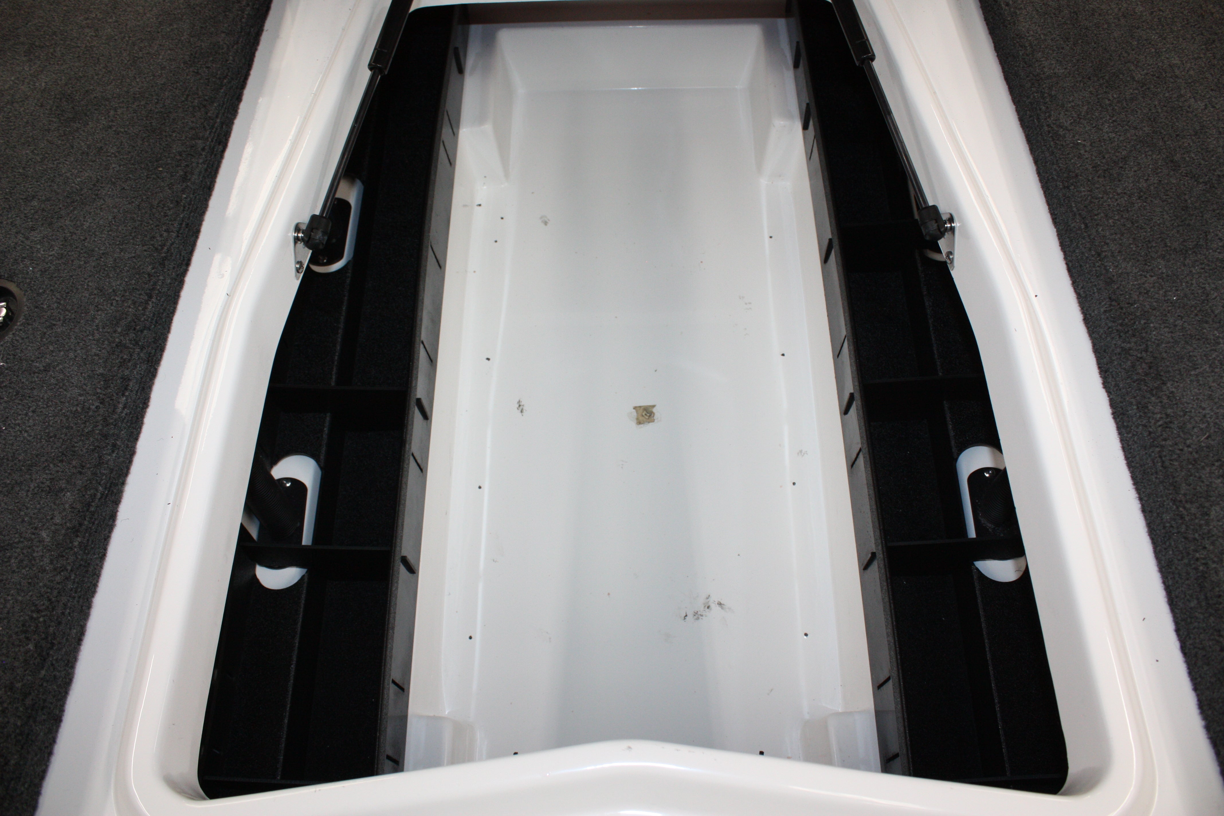 NPDSK0059 2023 - Current Skeeter® ZXR 19 CENTER COMPARTMENT SOFT PLASTICS ORGANIZER SET