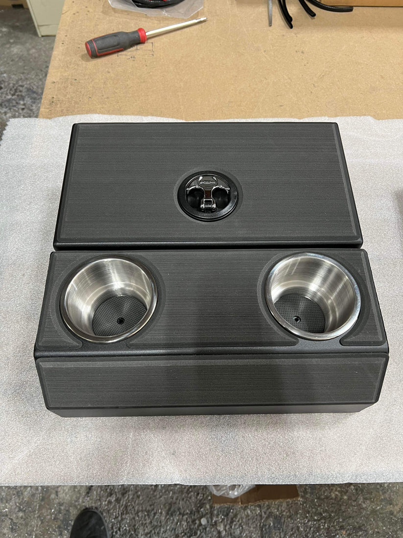 BassBoatWired Center Storage Console with Dry Hatch