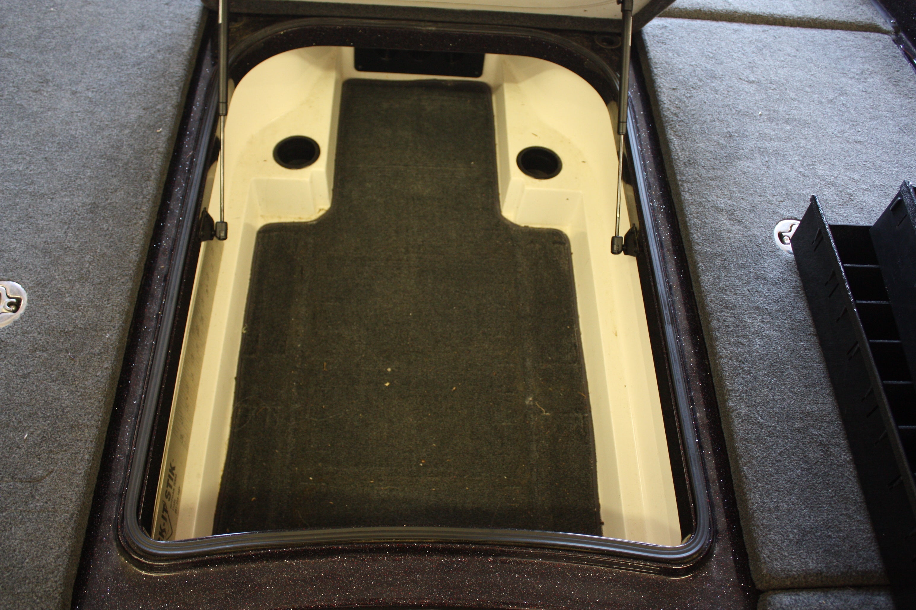 NPDRANG0009 Ranger® 2008-2009 Z520  2011 Z521 Comanche  CENTER COMPARTMENT KIT