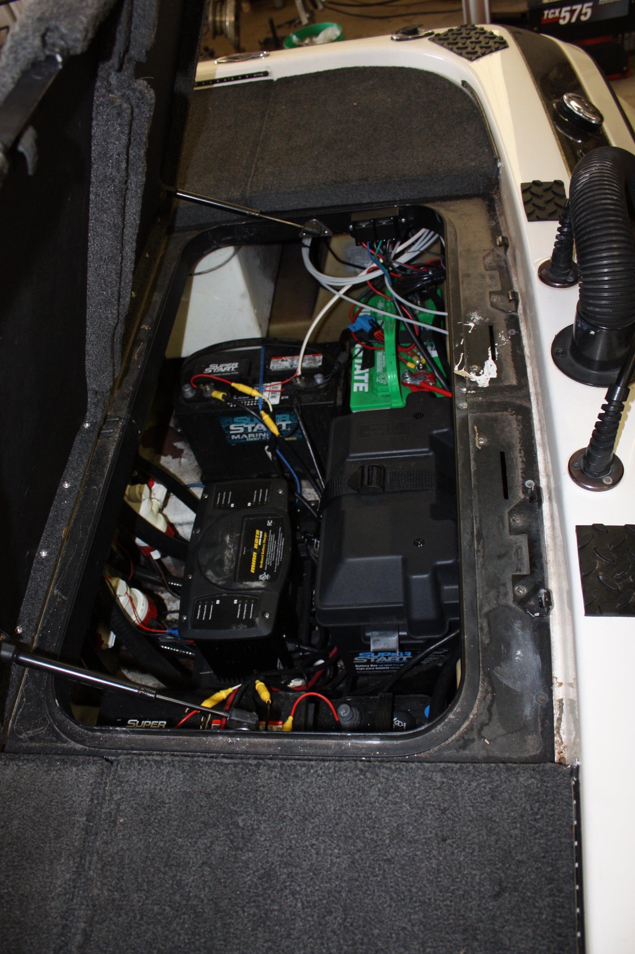 NPDSK0018 Skeeter® iCLASS BATTERY COMPARTMENT TRAY