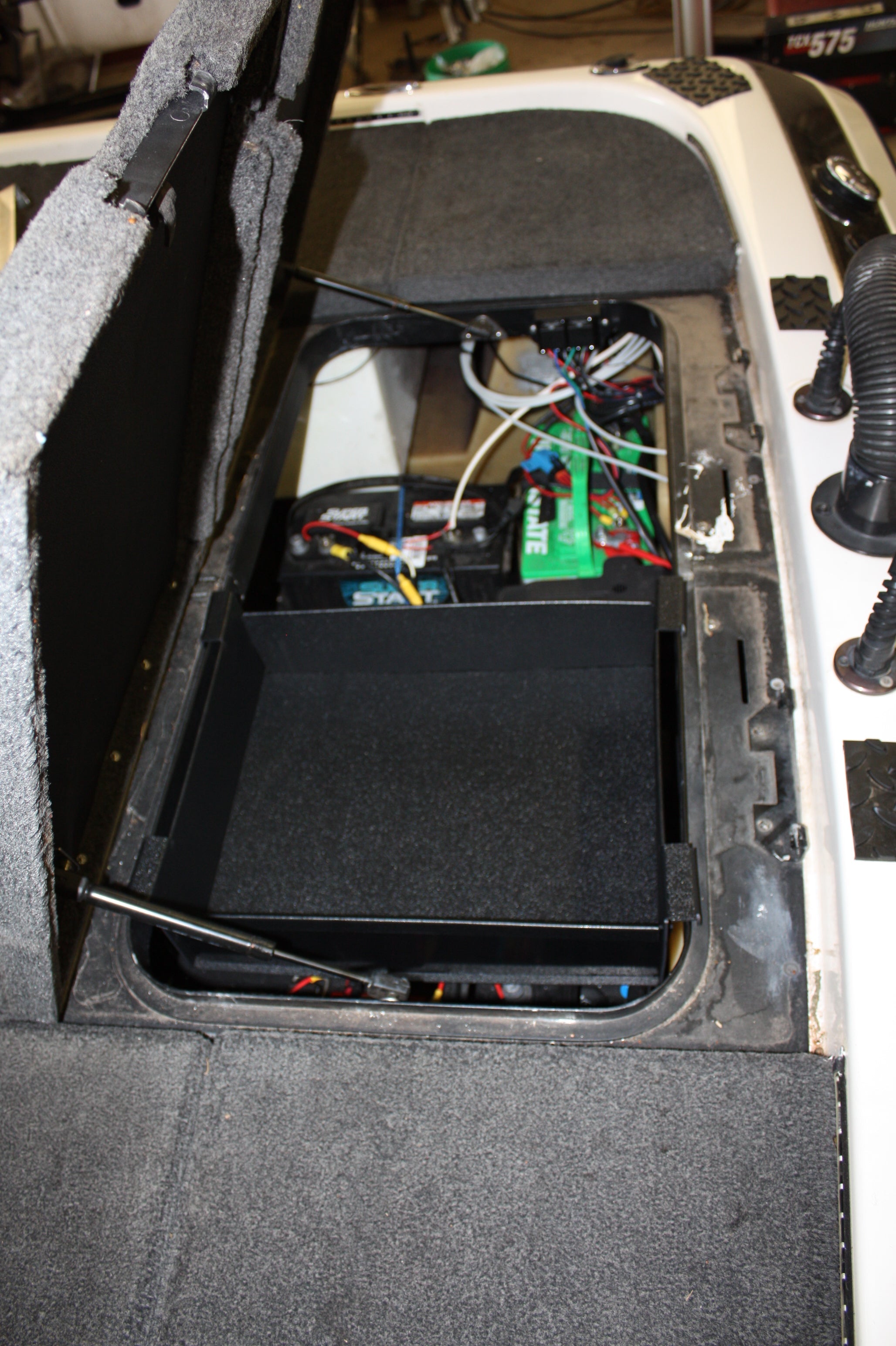 NPDSK0018 Skeeter® iCLASS BATTERY COMPARTMENT TRAY